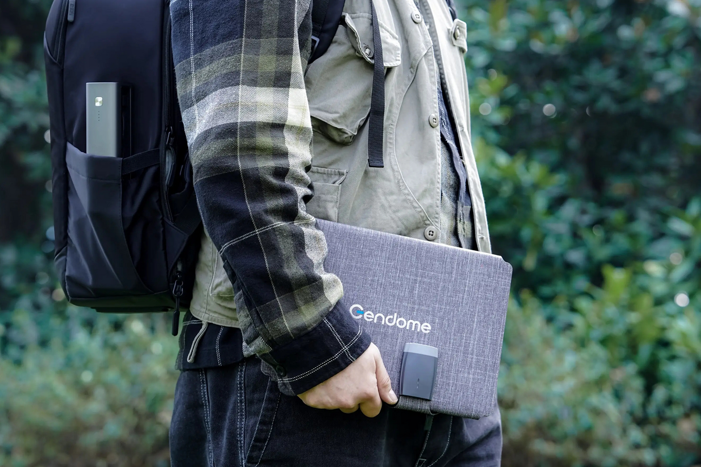 GENDOME Solar Power Bundle – Micro × Solar – 15000mAh LiFePO4 Powerbank mit 36W Solarpanel