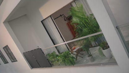 RUNHOOD F2400 – Balkonkraftwerk mit Speicher (LiFePO₄ 2400 Wh / 2400 W)