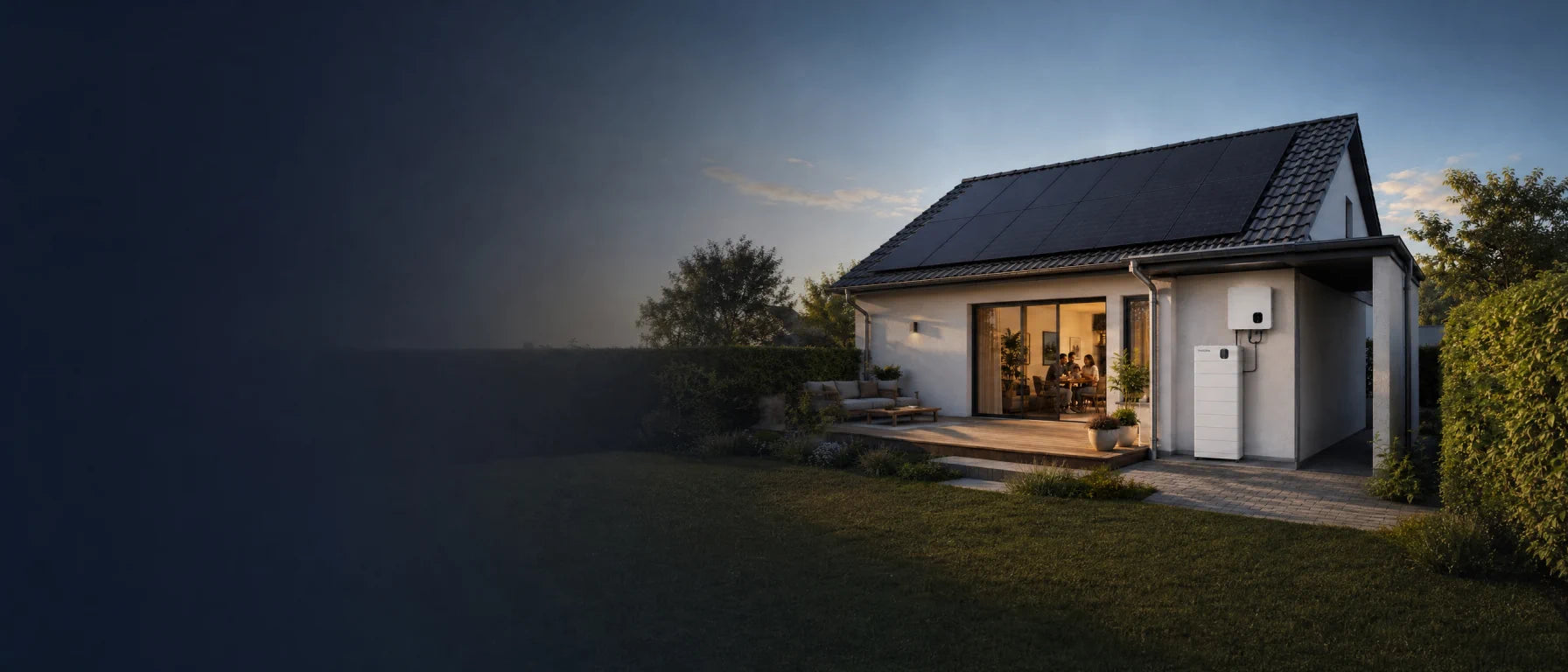 PVSTAR PV-Komplettanlage mit Solarmodulen, Hybrid-Wechselrichter und Batteriespeicher am Eigenheim